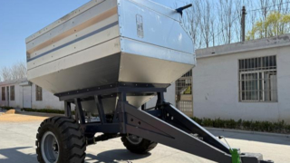 Seven Cubic Meter Stainless Steel Farm Grain Transport Truck For Agricultural Work